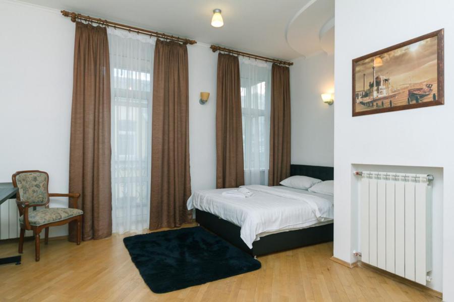 Apartment On Mala Zhytomyrska Street 17 Kiev Dış mekan fotoğraf
