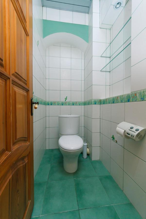 Apartment On Mala Zhytomyrska Street 17 Kiev Dış mekan fotoğraf