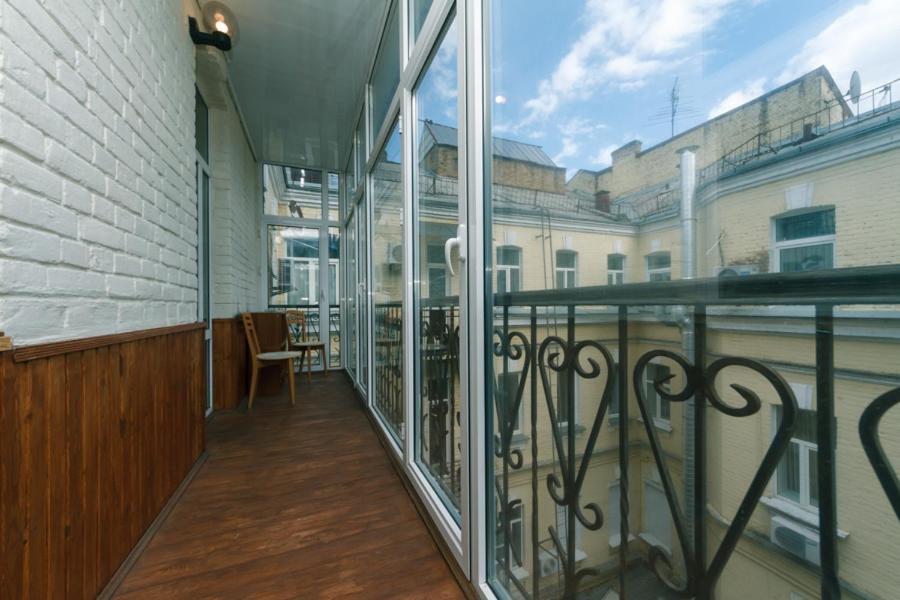 Apartment On Mala Zhytomyrska Street 17 Kiev Dış mekan fotoğraf