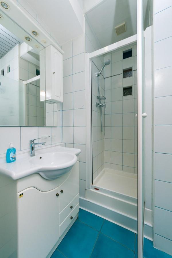 Apartment On Mala Zhytomyrska Street 17 Kiev Dış mekan fotoğraf