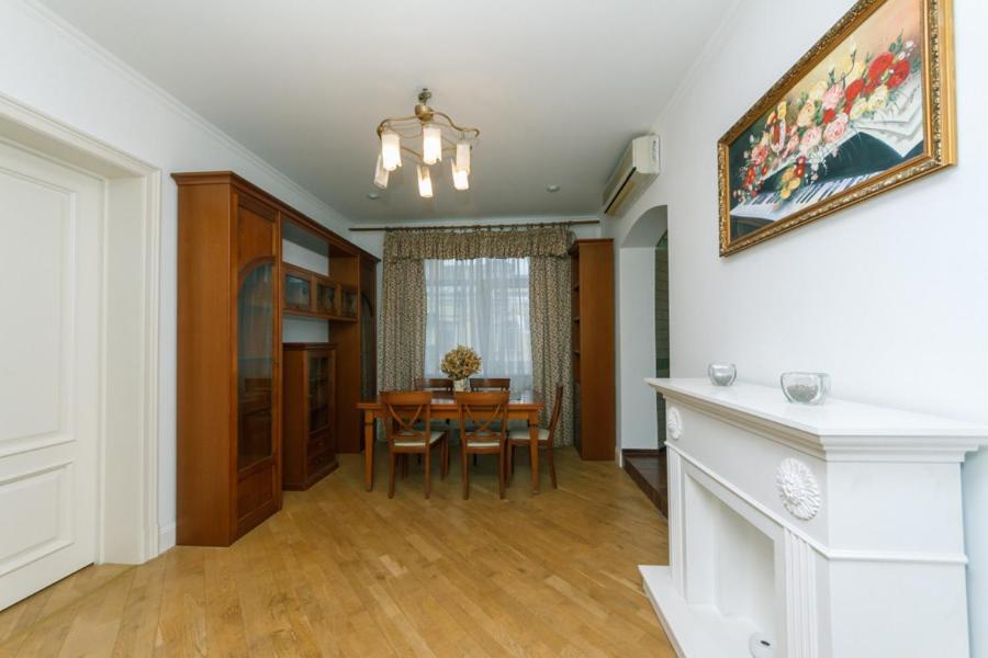 Apartment On Mala Zhytomyrska Street 17 Kiev Dış mekan fotoğraf