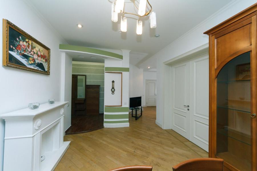 Apartment On Mala Zhytomyrska Street 17 Kiev Dış mekan fotoğraf